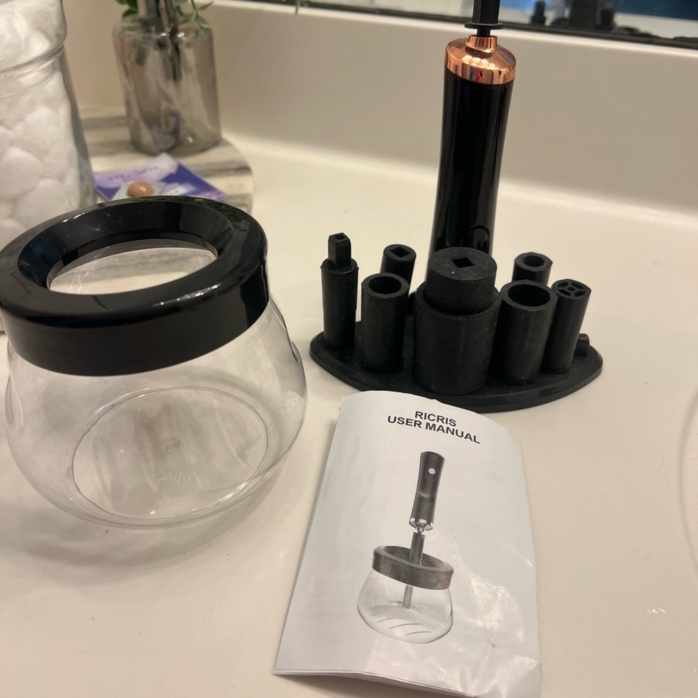 Electric Makeup Brush Cleaner - Black Preowned used once